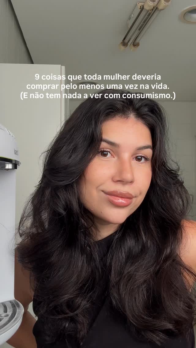 Algumas compras não são sobre gastar dinheiro.💰 
São sobre quem você decide se tornar.✨

Aqui está a lista:

	1.	Um anel que materializa uma história.
Algo que você conquistou, ou um momento especial. Compre um anel para ser a sua medalha.

	2.	Um upgrade para primeira classe pa